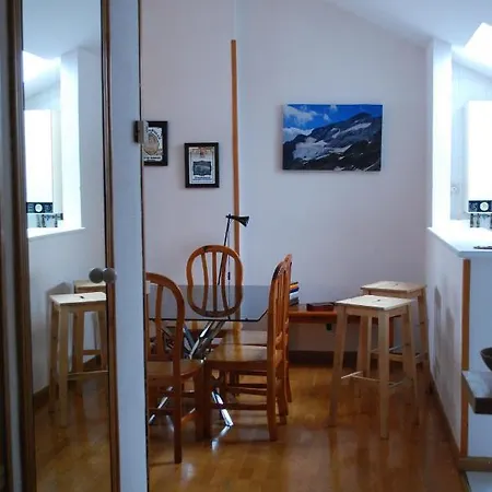 Apartamento Aticoroel شقة